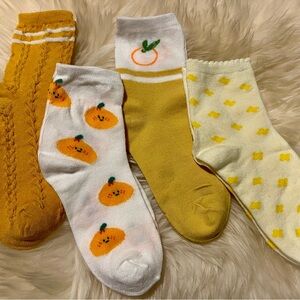 Women’s minimalist crew socks